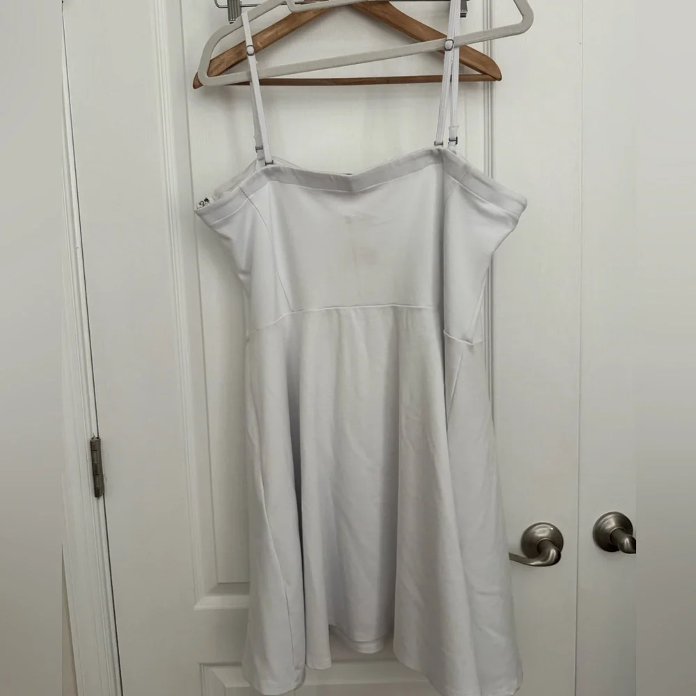 Free w/Purchase NWT Hollister White Mini Athletic Dress- long- XXL - Picture 2 of 6